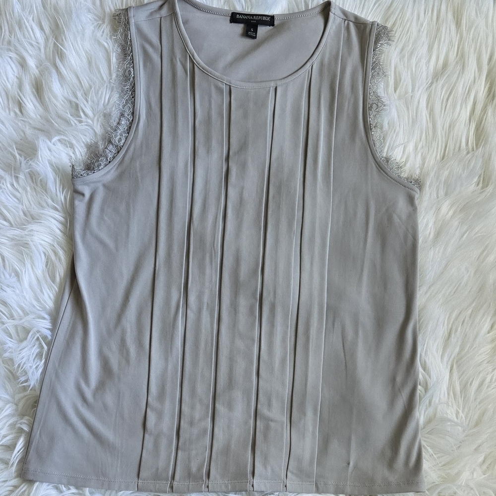 Banana Republic Women's Gray Sleeveless Top